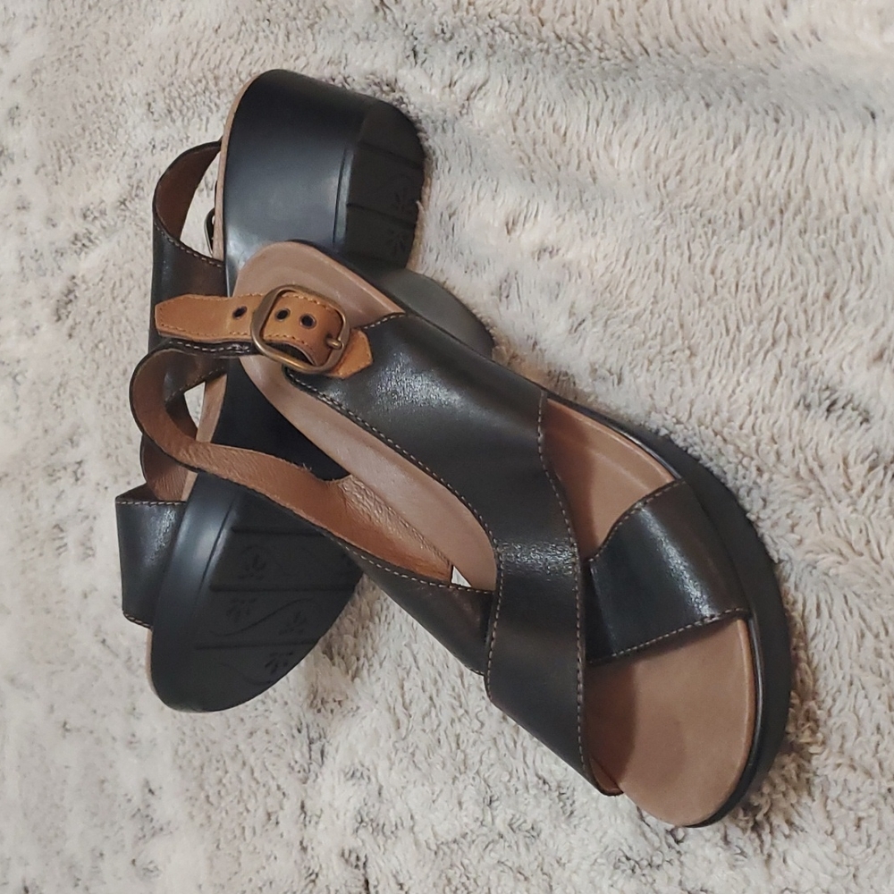 Dansko size 41 shoes